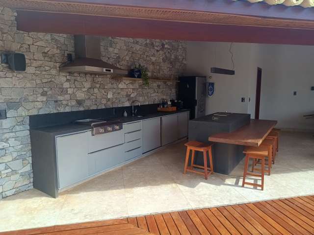 Casa em Piatã com 5 suítes, PORTEIRA FECHADA, 475m² à venda por R$ 5.500.000,00