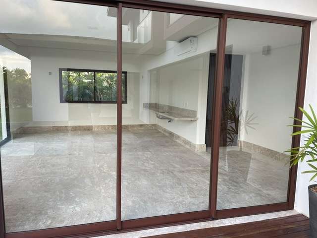 Casa em Praia do Forte com 6 suítes, 408m² à venda por R$ 5.200.000,00