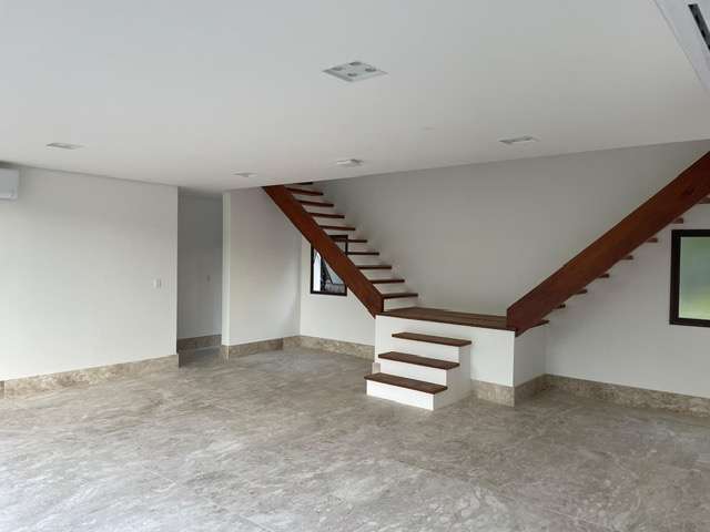 Casa em Praia do Forte com 6 suítes, 408m² à venda por R$ 5.200.000,00