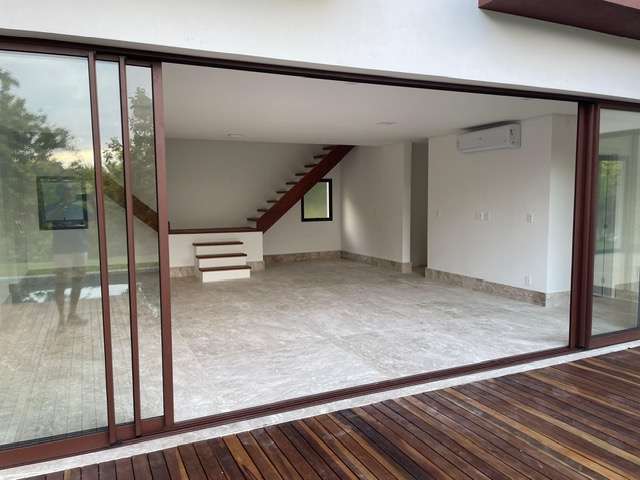 Casa em Praia do Forte com 6 suítes, 408m² à venda por R$ 5.200.000,00