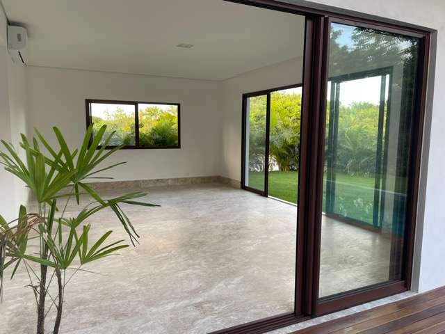 Casa em Praia do Forte com 6 suítes, 408m² à venda por R$ 5.200.000,00