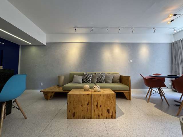 Apartamento na Barra com 2 quartos sendo 1 suíte, PORTEIRA FECHADA, 62m² à venda por R$ 635.000,00