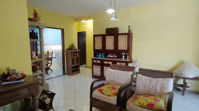 Casa em Monte Gordo com 4 quartos sendo 2 suítes, 250m² à venda por R$ 1.150.000,00