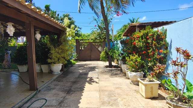 Casa em Monte Gordo com 4 quartos sendo 2 suítes, 250m² à venda por R$ 1.150.000,00