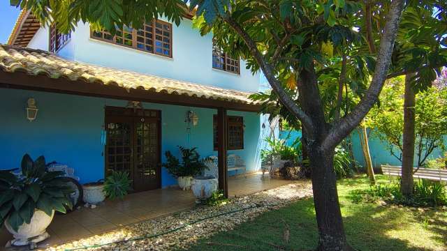 Casa em Monte Gordo com 4 quartos sendo 2 suítes, 250m² à venda por R$ 1.150.000,00