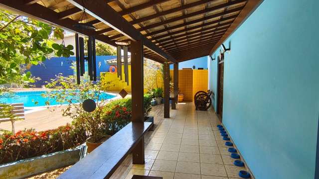 Casa em Monte Gordo com 4 quartos sendo 2 suítes, 250m² à venda por R$ 1.150.000,00