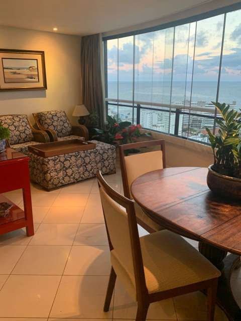 Apartamento na Ondina com 4 suítes, 189m² à venda por R$ 2.300.000,00