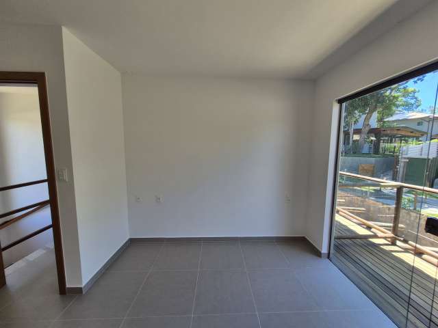 Casa na Praia do Forte com 3 quartos sendo 2 suítes, 135m² à venda por R$ 1.250.000,00