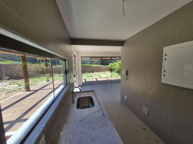 Casa na Praia do Forte com 3 quartos sendo 2 suítes, 135m² à venda por R$ 1.250.000,00