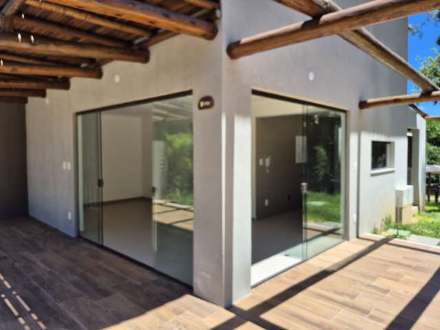 Casa na Praia do Forte com 3 quartos sendo 2 suítes, 135m² à venda por R$ 1.250.000,00