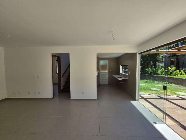 Casa na Praia do Forte com 3 quartos sendo 2 suítes, 135m² à venda por R$ 1.250.000,00