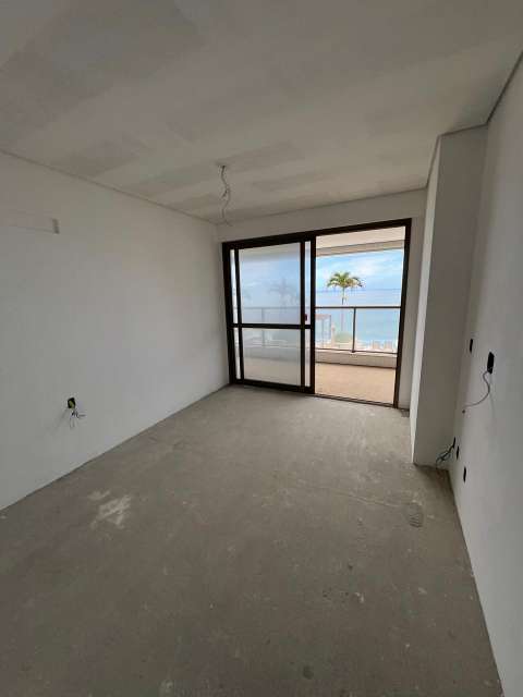 Apartamento na Ondina com 4 suítes, 303m² à venda por R$ 6.320.000,00