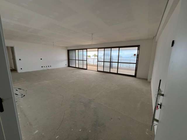 Apartamento na Ondina com 4 suítes, 303m² à venda por R$ 6.320.000,00