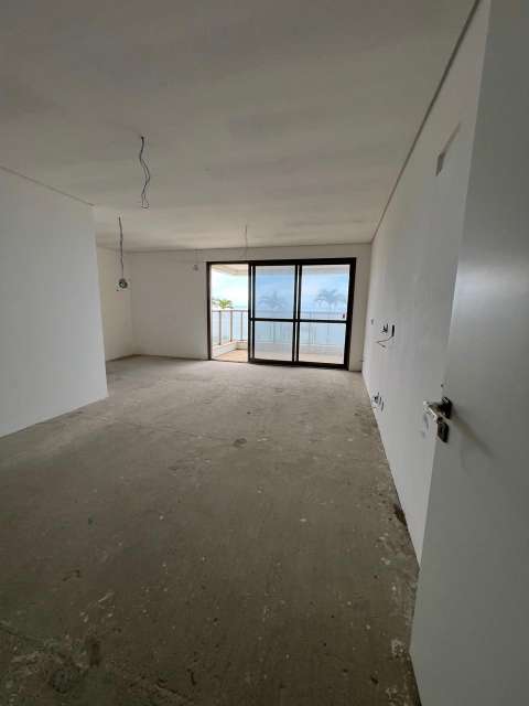 Apartamento na Ondina com 4 suítes, 303m² à venda por R$ 6.320.000,00