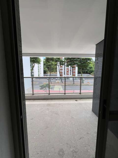 Apartamento na Ondina com 4 suítes, 303m² à venda por R$ 6.320.000,00