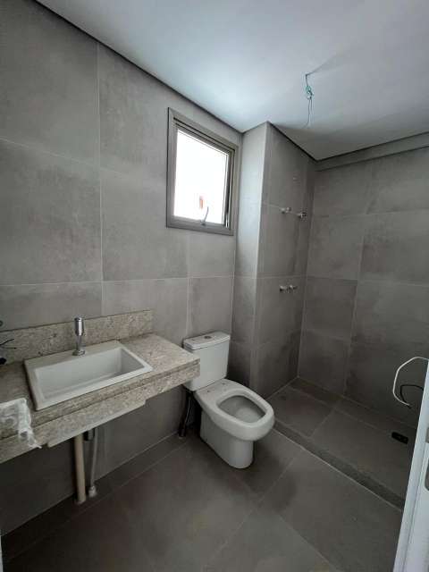 Apartamento na Ondina com 4 suítes, 303m² à venda por R$ 6.320.000,00