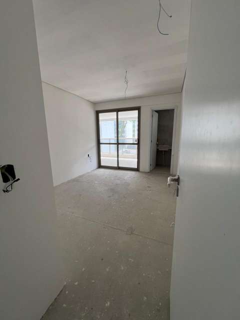 Apartamento na Ondina com 4 suítes, 303m² à venda por R$ 6.320.000,00