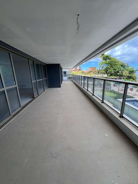 Apartamento na Ondina com 4 suítes, 303m² à venda por R$ 6.320.000,00