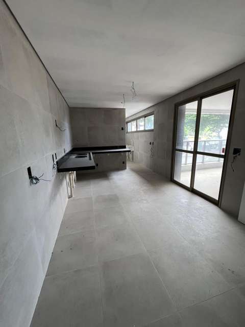 Apartamento na Ondina com 4 suítes, 303m² à venda por R$ 6.320.000,00