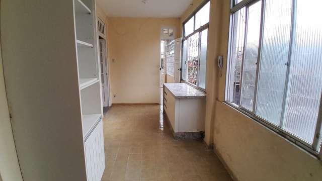 Apartamento em Nazaré com 3 quartos, 100m² à venda por R$ 240.000,00