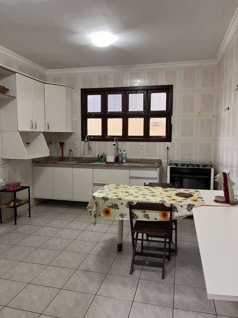 Casa em Vilas do Atlântico com 4 suítes, 344m² à venda por R$ 1.350.000,00