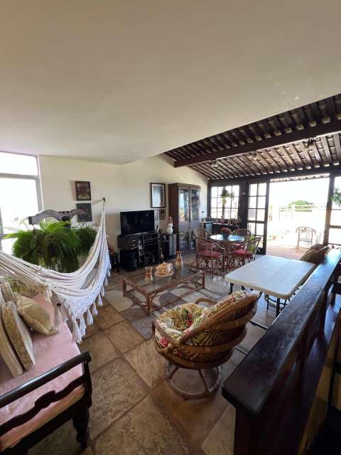 Cobertura Duplex Vista Mar no Rio Vermelho | 4 quartos sendo 2 suítes | 230m² | R$ 1.000.000,00