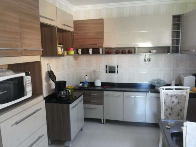 Casa ampla, 1.276m² de área total, 5 quartos, 3 suítes, Ipitanga