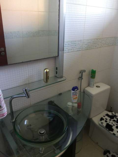 Casa ampla, 1.276m² de área total, 5 quartos, 3 suítes, Ipitanga