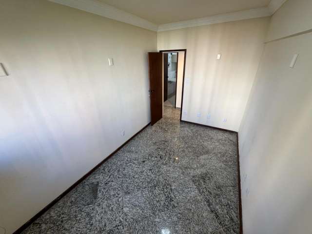 Apartamento no Caminho das Árvores com 3 quartos sendo 1 suíte, 102m² à venda por R$ 750.000,00