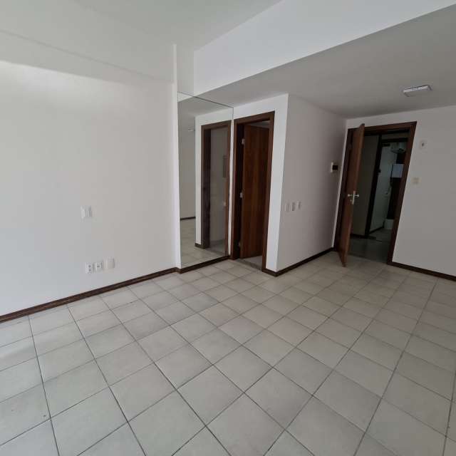 Sala com 27,00 m² para alugar por R$ 1.100,00 - Caminho das Árvores - Salvador/BA