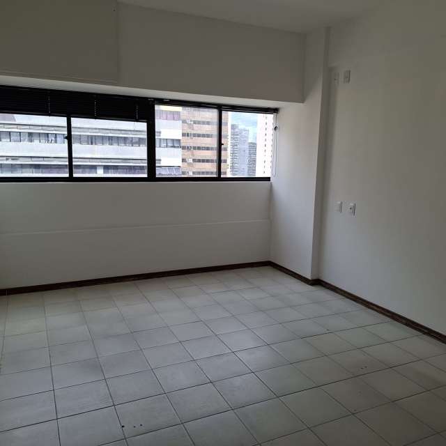 Sala com 27,00 m² para alugar por R$ 1.100,00 - Caminho das Árvores - Salvador/BA