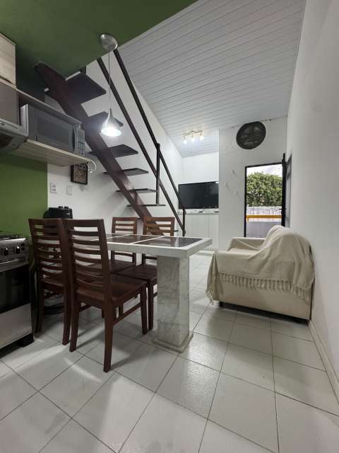 Seu refúgio em Itapuã - Apartamento duplex mobiliado | 5 min a pé da Praia da Pedra do Sal