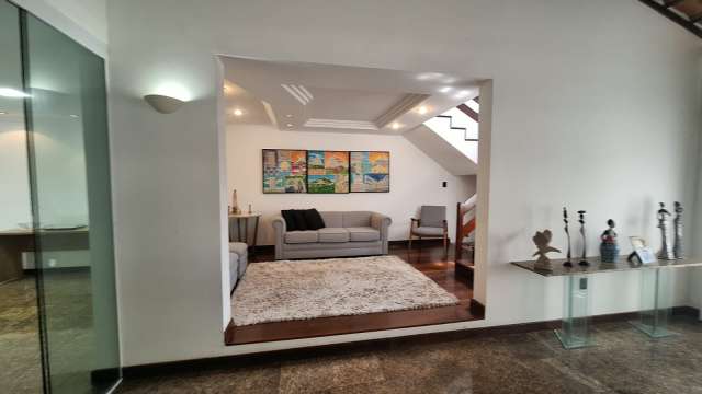 Casa com 4 suítes, 705m² à venda por R$ 3.500.000,00