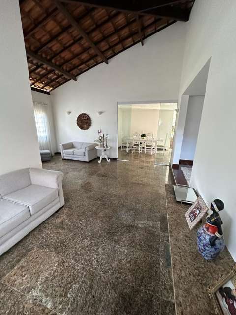 Casa com 4 suítes, 705m² à venda por R$ 3.500.000,00