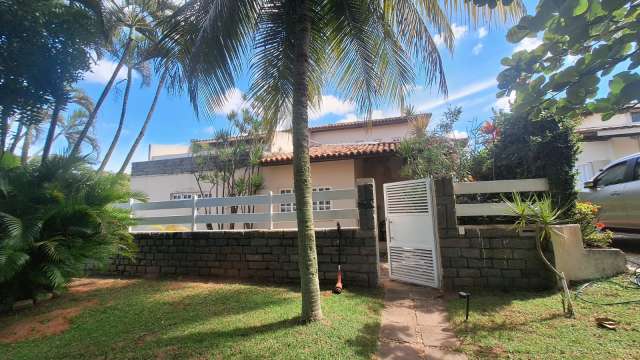 Casa com 4 suítes, 705m² à venda por R$ 3.500.000,00