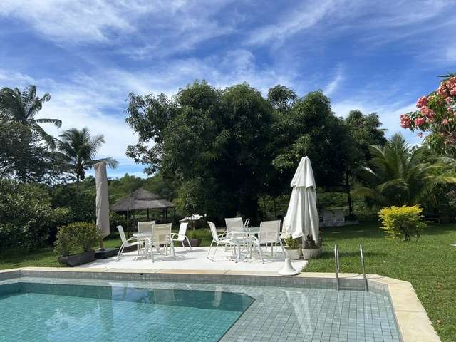 Casa em Portão com 10 quartos sendo 9 suítes, 230m² à venda por R$ 3.000.000,00
