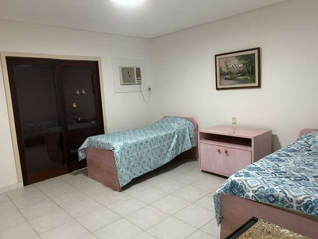 Casa em Portão com 10 quartos sendo 9 suítes, 230m² à venda por R$ 3.000.000,00