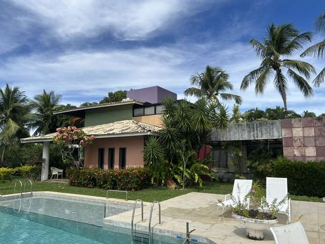 Casa em Portão com 10 quartos sendo 9 suítes, 230m² à venda por R$ 3.000.000,00