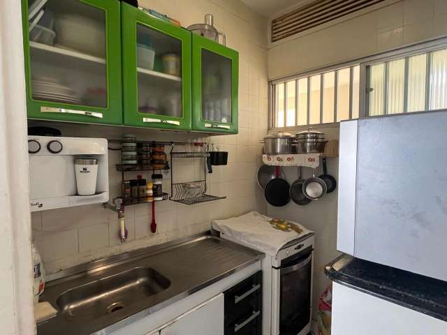 Apartamento na Barra com 1 suíte, 56m² à venda por R$ 390.000,00