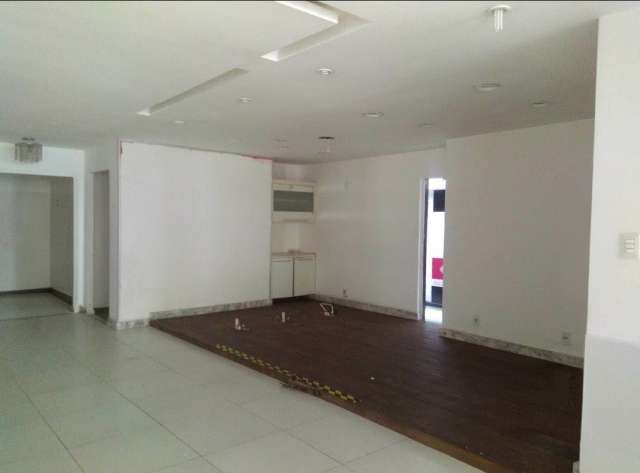 Loja na Pituba com 110m² à venda por R$ 1.100.000,00