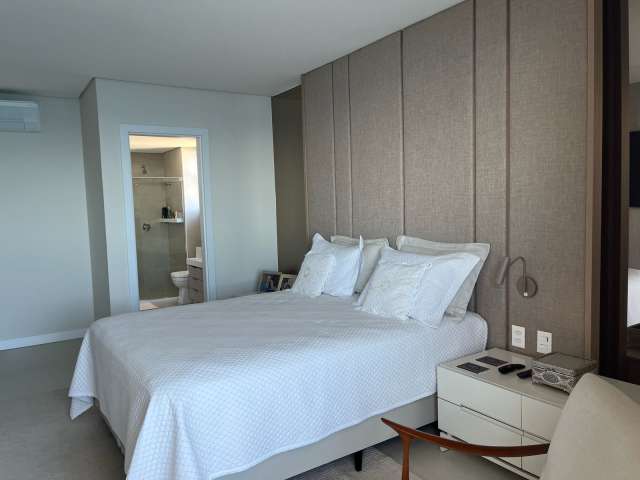 Apartamento na Barra com 4 suítes, 210m² à venda por R$ 4.200.000,00