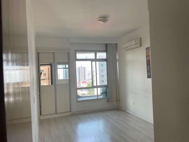 Apartamento PORTEIRA FECHADA no Canela com 4 quartos sendo 1 suíte, 261m² à venda por R$ 1.100.000,00