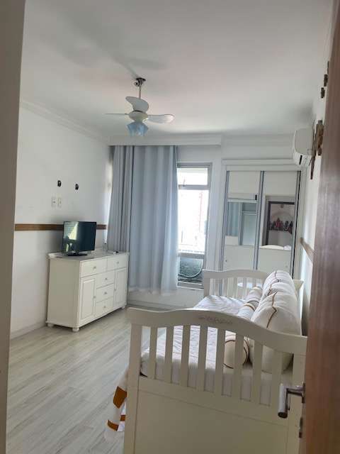 Apartamento PORTEIRA FECHADA no Canela com 4 quartos sendo 1 suíte, 261m² à venda por R$ 1.100.000,00