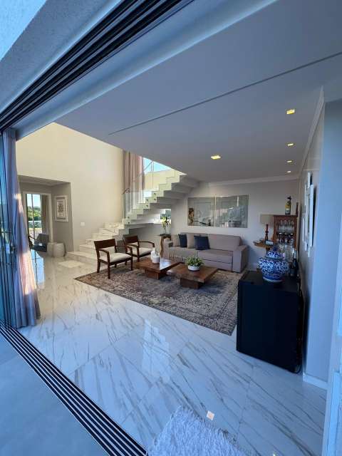 Casa em Alphaville Litoral Norte 3 com 4 suítes, 280m² à venda por R$ 2.370.000,00