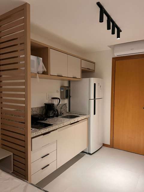 Apartamento com 1 quarto e 1 suíte para alugar por R$ 2.300,00 0 Caminho das Árvores - Salvador/BA 