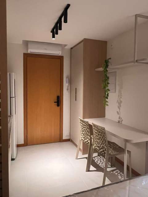 Apartamento com 1 quarto e 1 suíte para alugar por R$ 2.300,00 0 Caminho das Árvores - Salvador/BA 