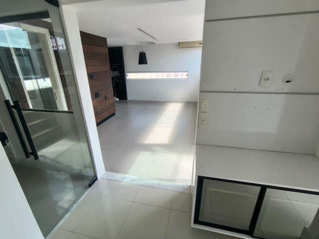 Cobertura no Rio Vermelho com 3 quartos sendo 2 suítes, 155m² à venda por R$ 920.000,00