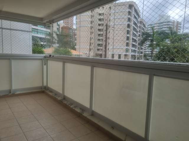 Apartamento no Alphaville 1, com 5 quartos sendo 2 suítes, 137m² à venda por R$ 1.420.000,00