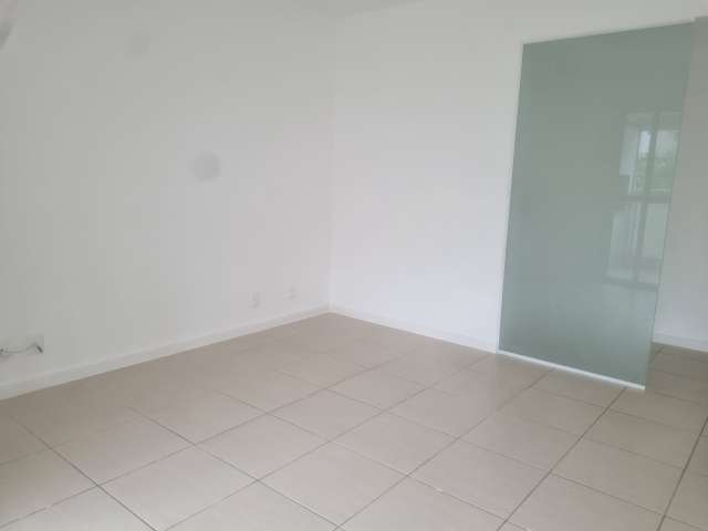 Apartamento no Alphaville 1, com 5 quartos sendo 2 suítes, 137m² à venda por R$ 1.420.000,00