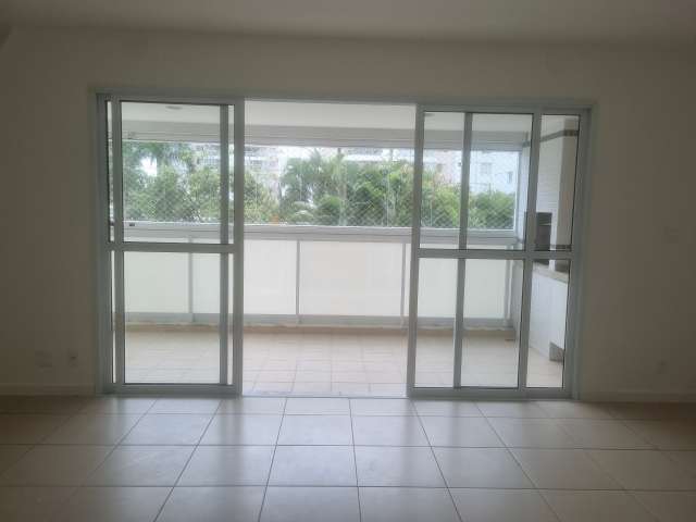 Apartamento no Alphaville 1, com 5 quartos sendo 2 suítes, 137m² à venda por R$ 1.420.000,00